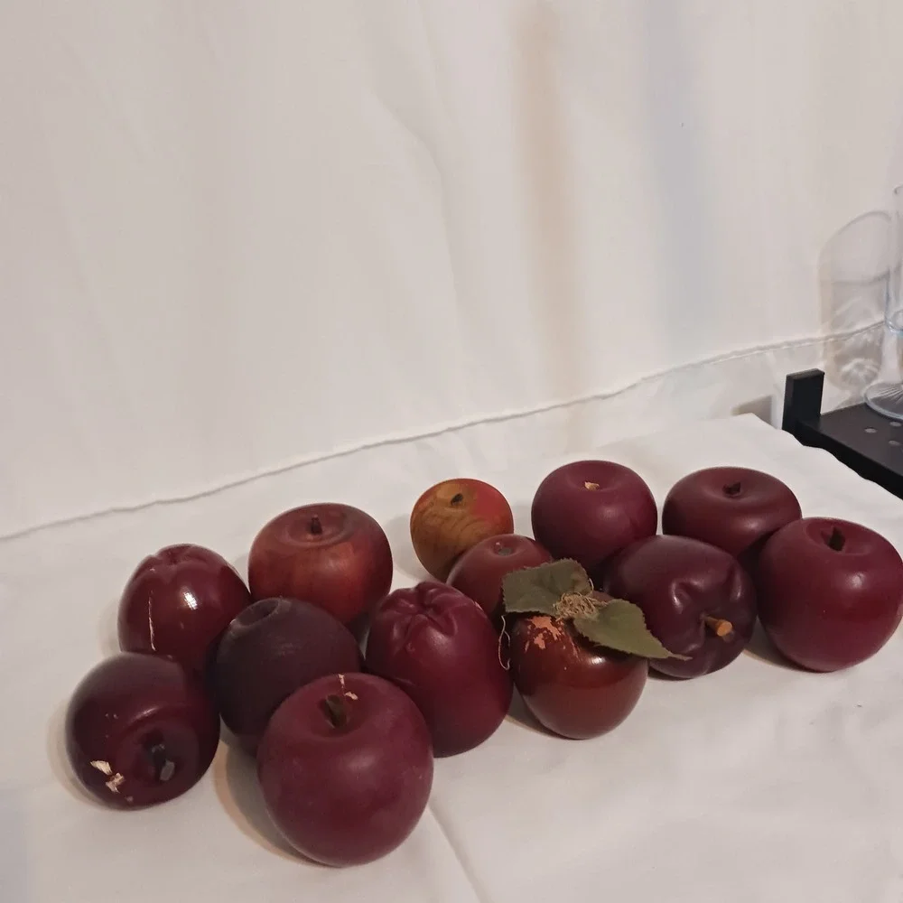 Wooden Artificial Apples Red Fair Rustic Faux Fruit Decor Lot of 13 t 1 plastic